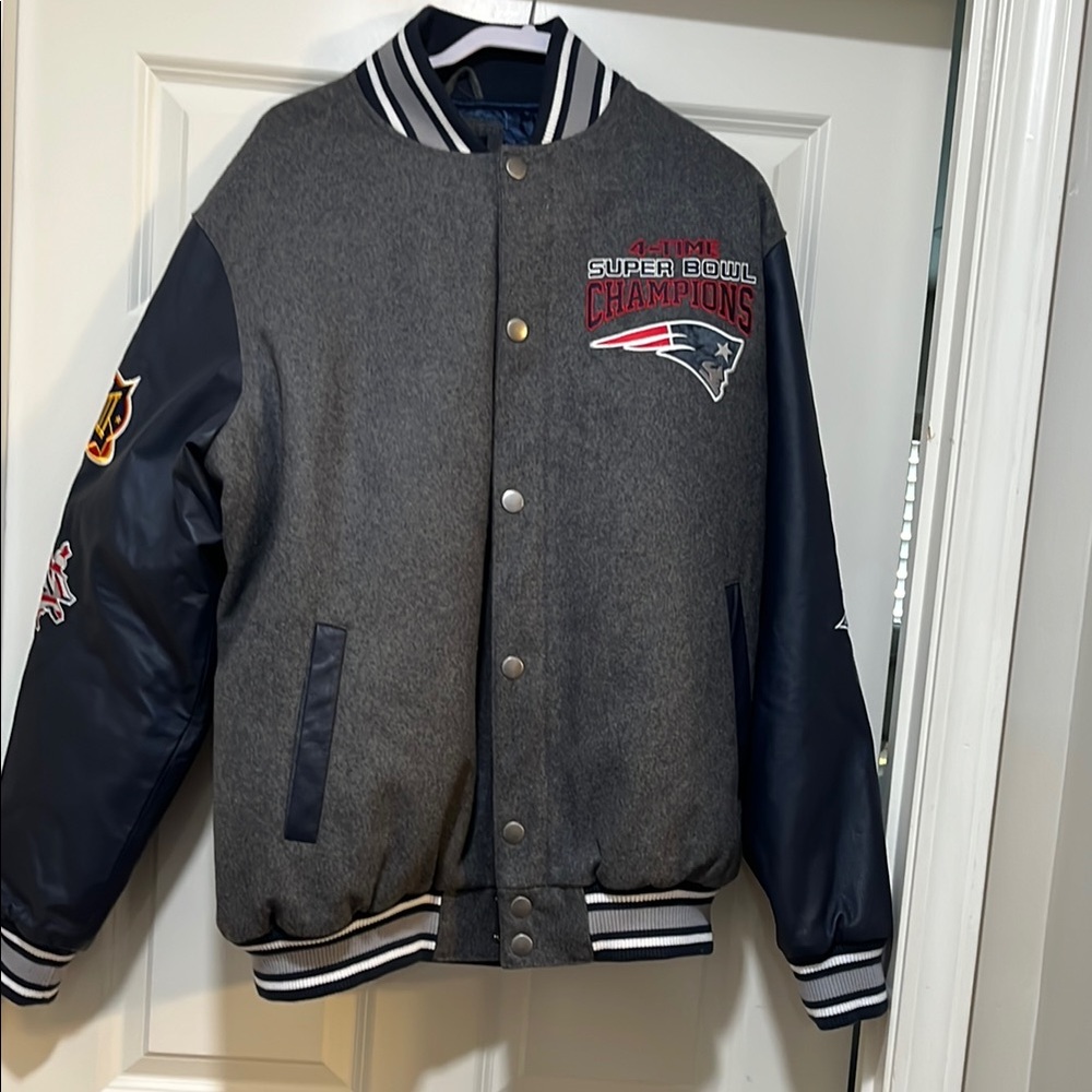 New England Patriots Four (4) time Super Bowl Championship Jacket. XL